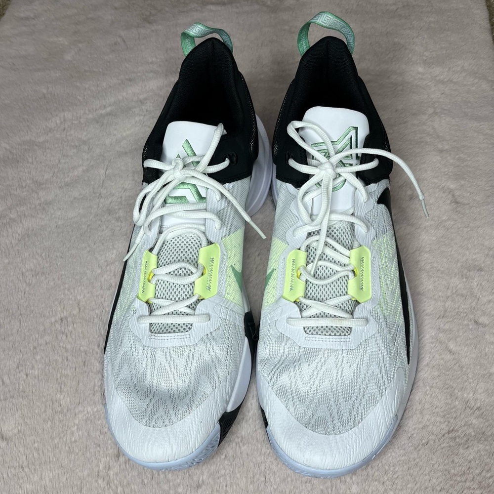 NIKE Men’s Giannis Immortality Sneakers Size 17